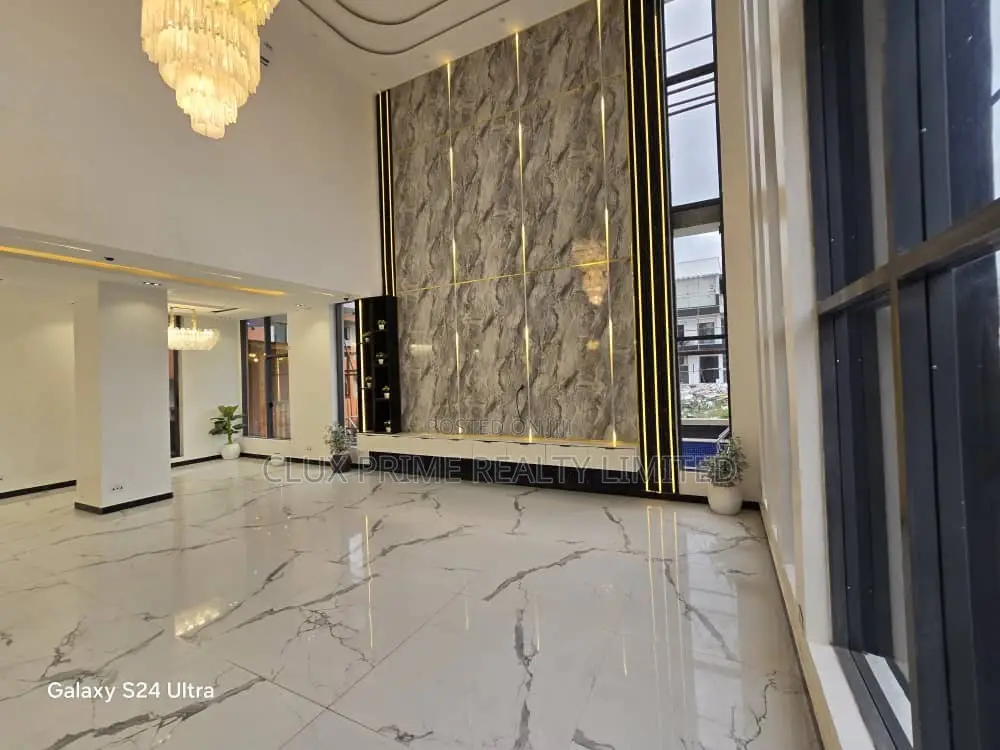 5bdrm Duplex in Lekki for sale in Lekki