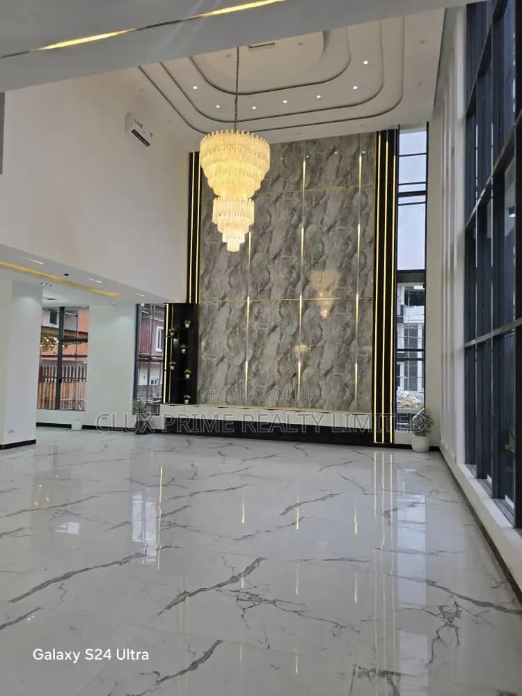 5bdrm Duplex in Lekki for sale in Lekki