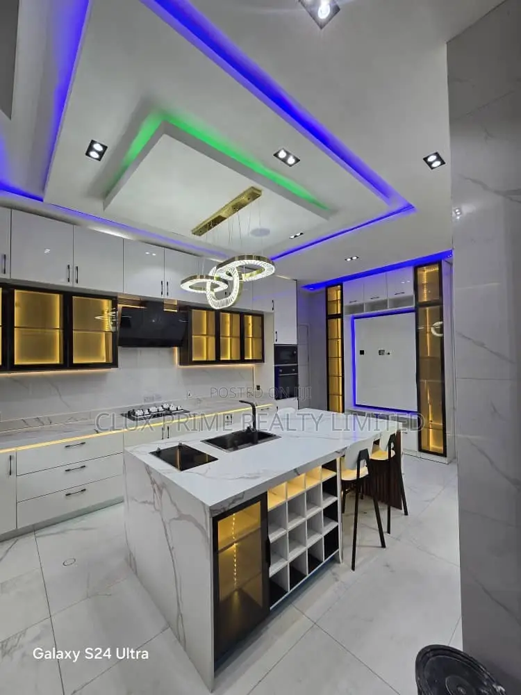 5bdrm Duplex in Lekki for sale in Lekki