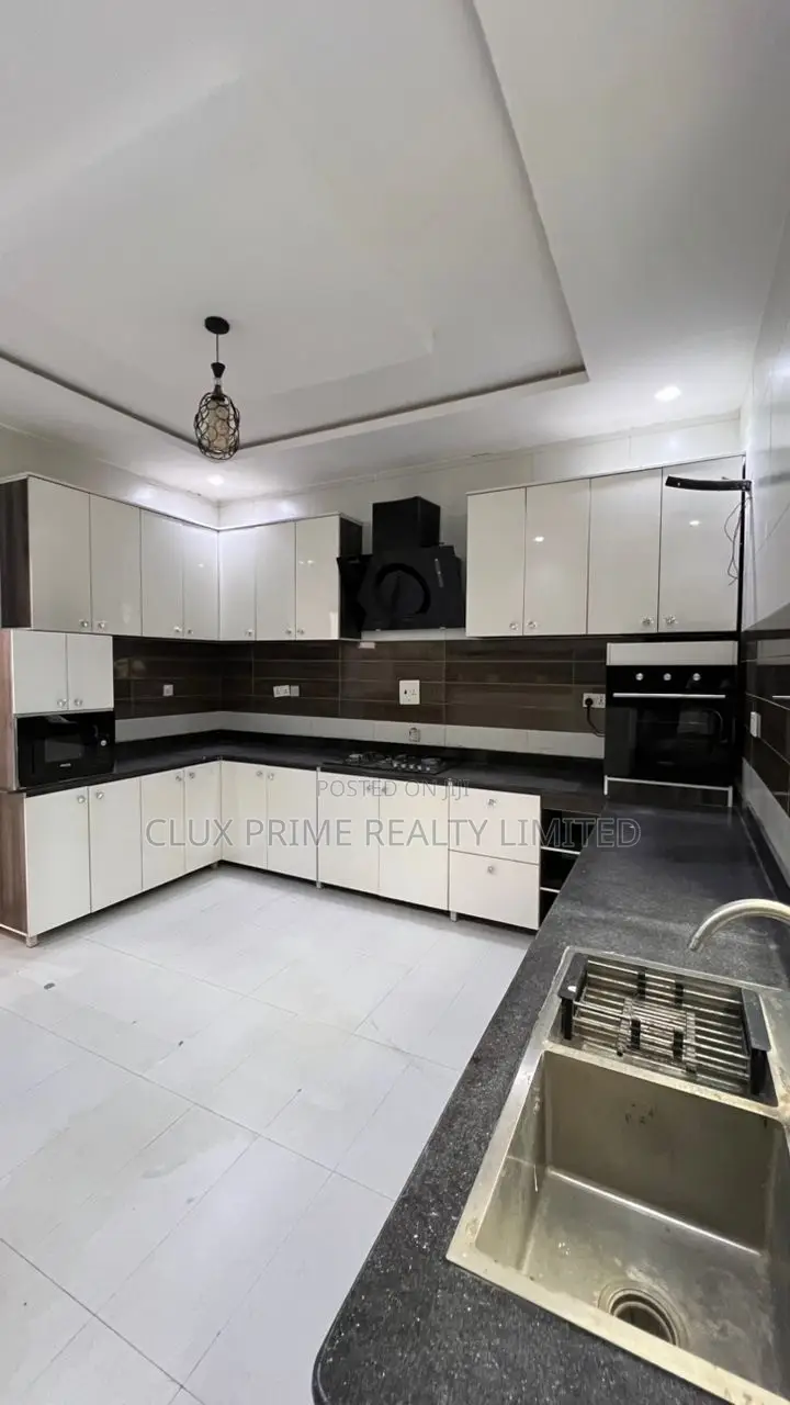 5bdrm Duplex in Lekki for rent in Lekki