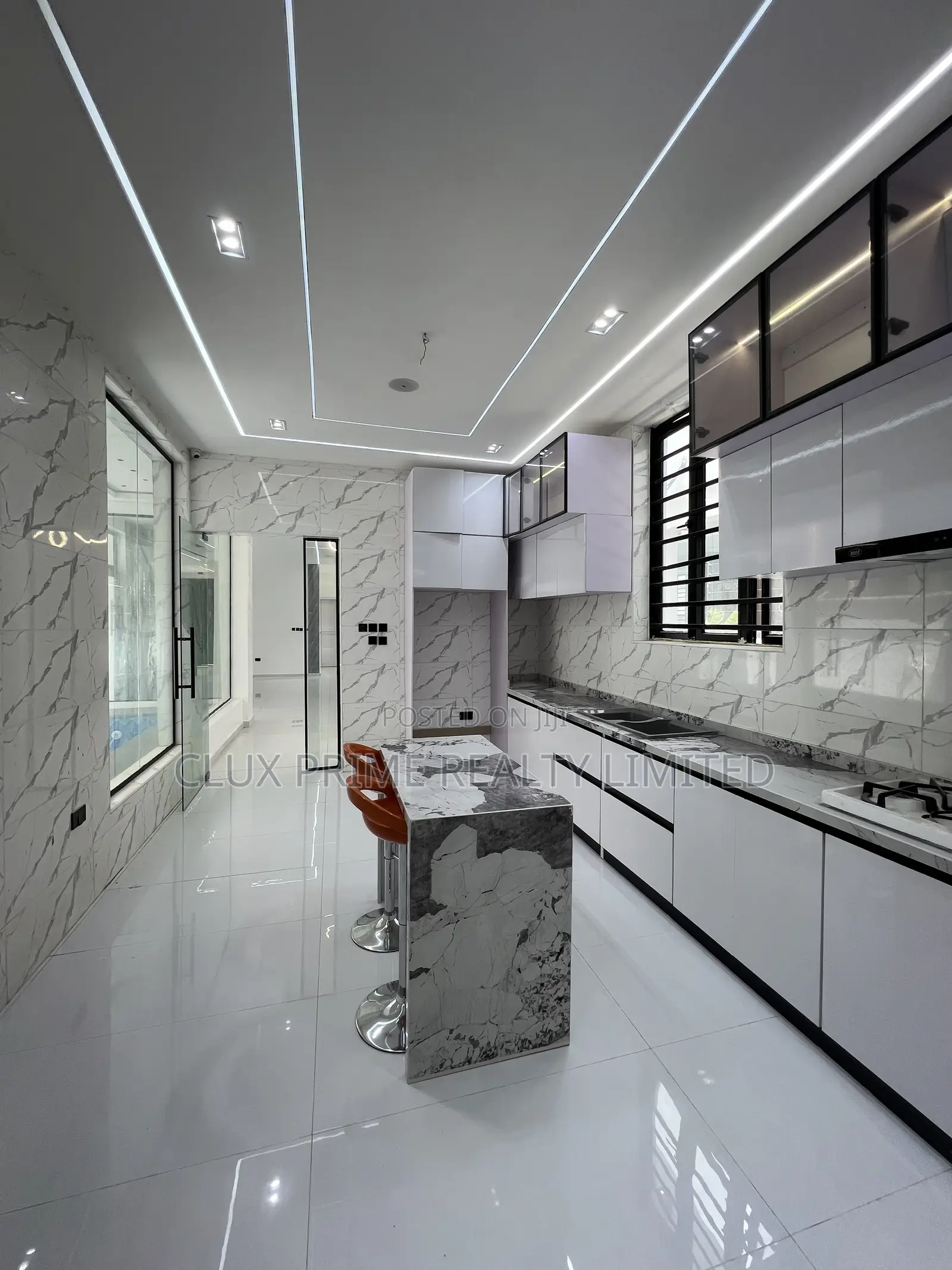 5bdrm Duplex in Lekki for sale in Lekki
