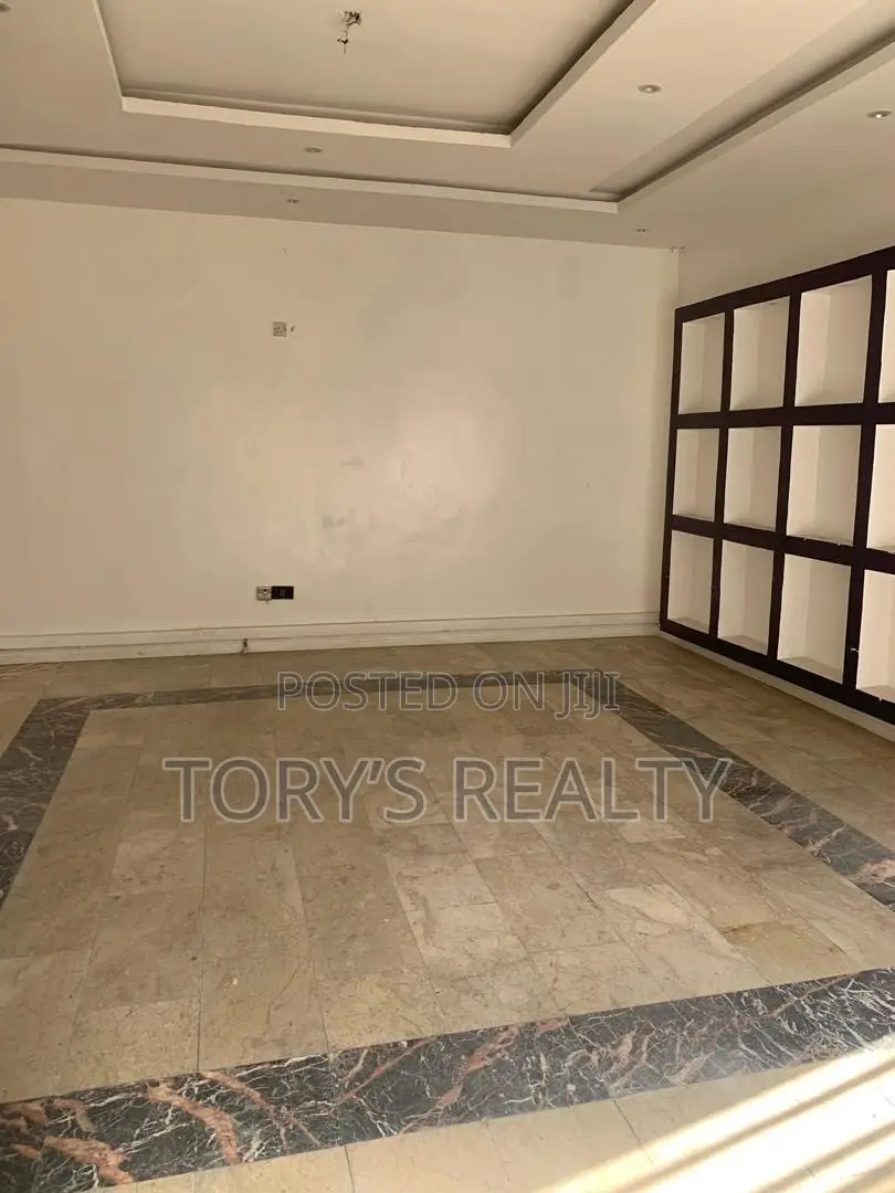 Exquisite 5 Bedroom Semi-Detached Duplex With 2 BQS in Lekki Phase 1