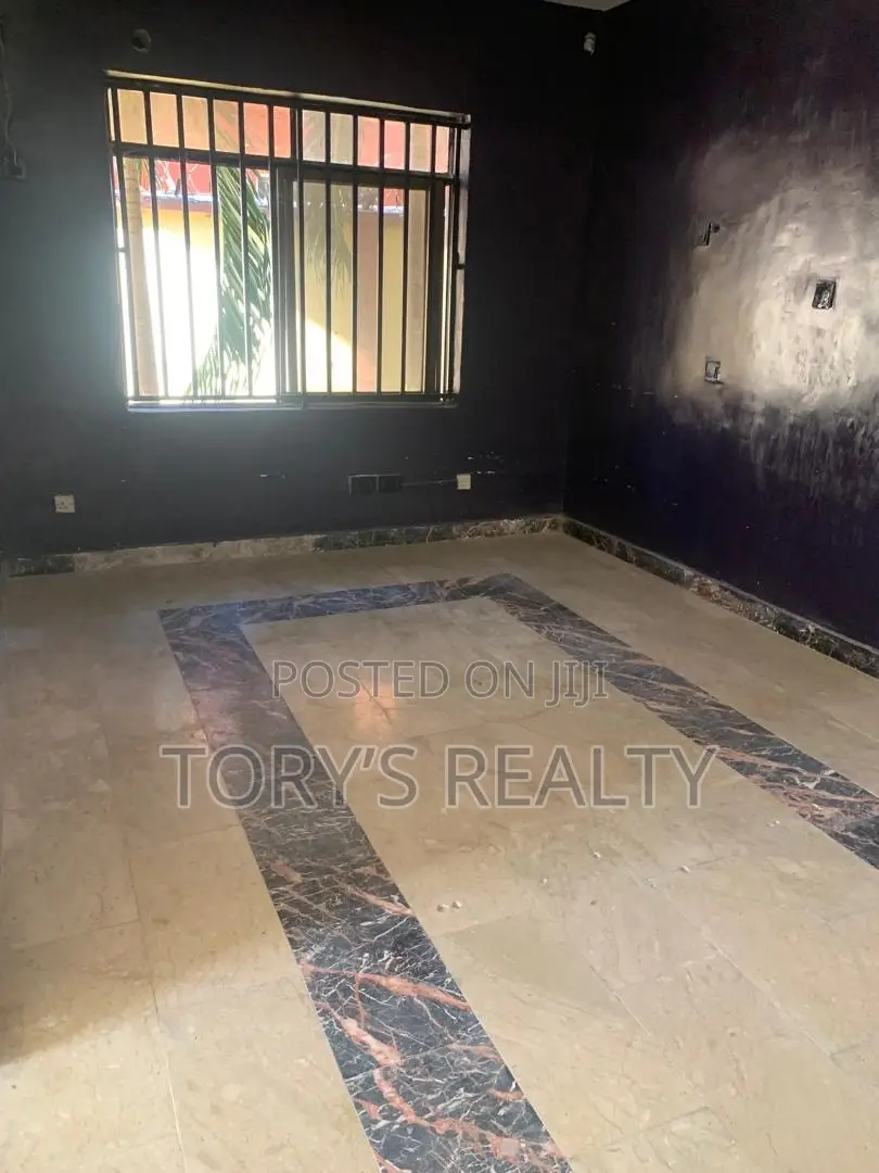 Exquisite 5 Bedroom Semi-Detached Duplex With 2 BQS in Lekki Phase 1