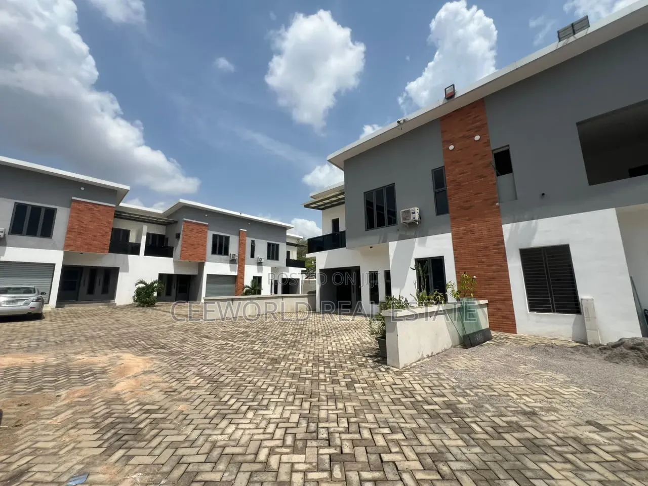 3bdrm Duplex in Old Bodija for rent in Bodija