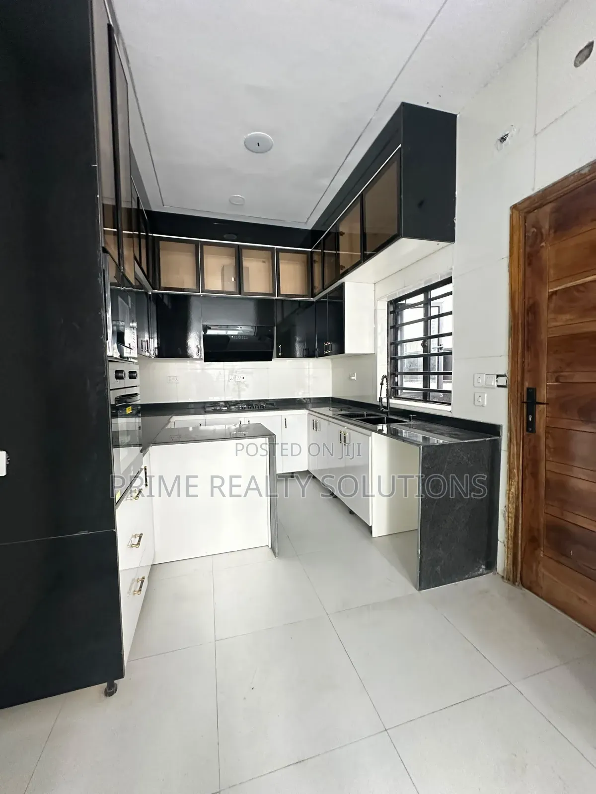 4bdrm Duplex in Ikota for sale in Ikota
