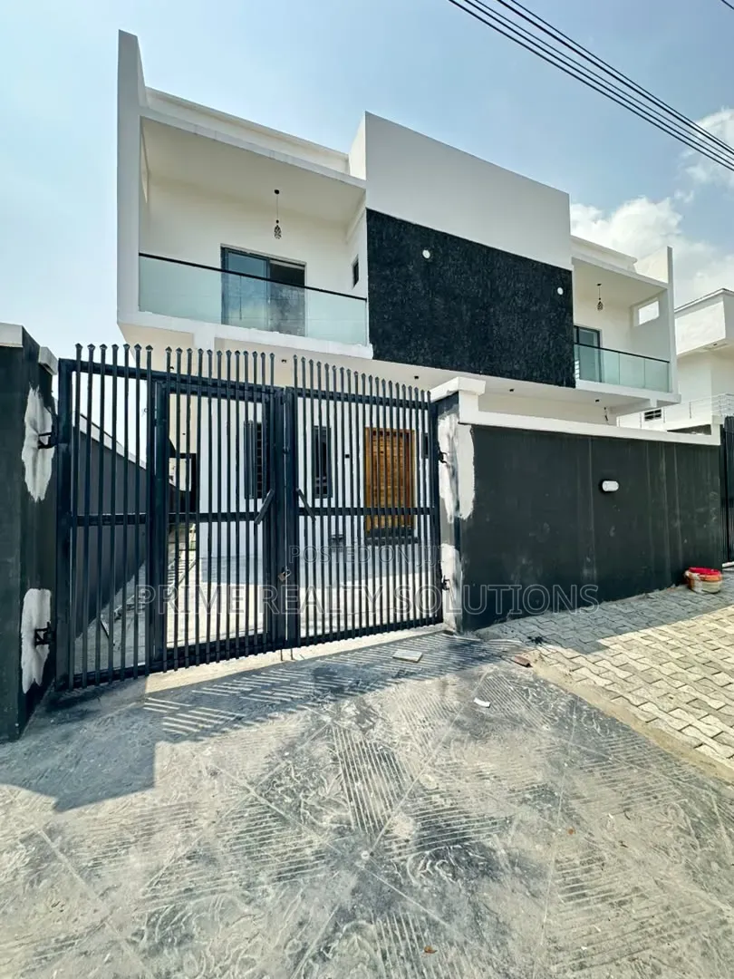 4bdrm Duplex in Chevron for sale in Chevron
