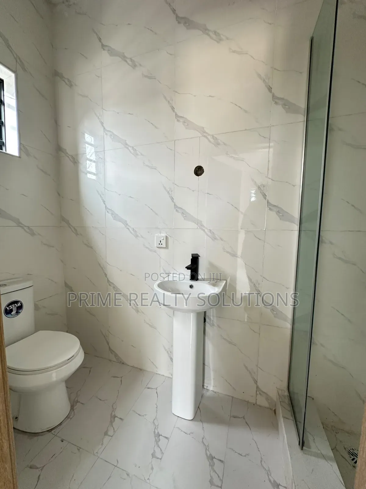 4bdrm Duplex in Chevron for sale in Chevron