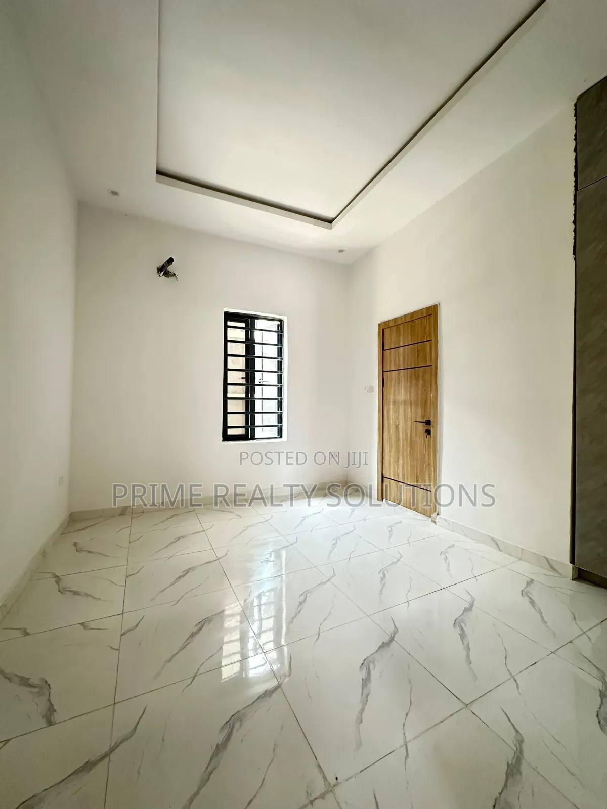 4bdrm Duplex in Chevron for sale in Chevron