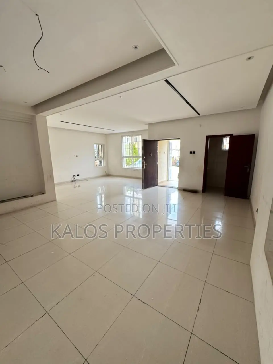 4bdrm Duplex in Chevron for rent in Chevron