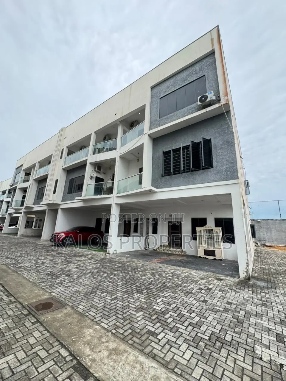 4bdrm Duplex in Ikate for rent in Ikate