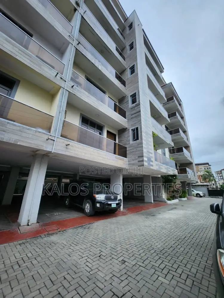 3bdrm Apartment in Old Ikoyi for rent in Old Ikoyi