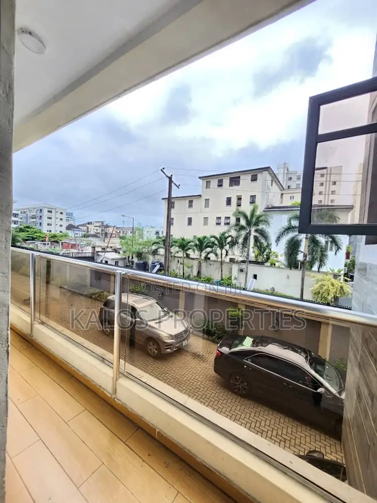 3bdrm Apartment in Old Ikoyi for rent in Old Ikoyi