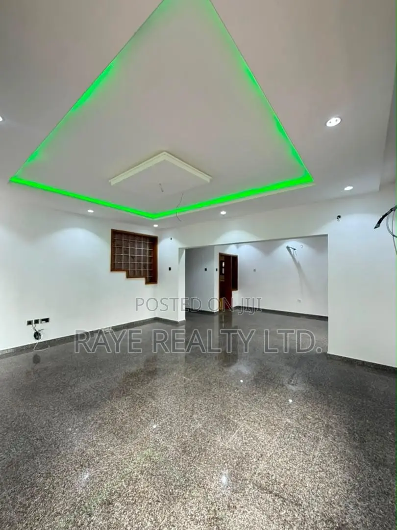 4bdrm Duplex in Lekki for sale in Lekki