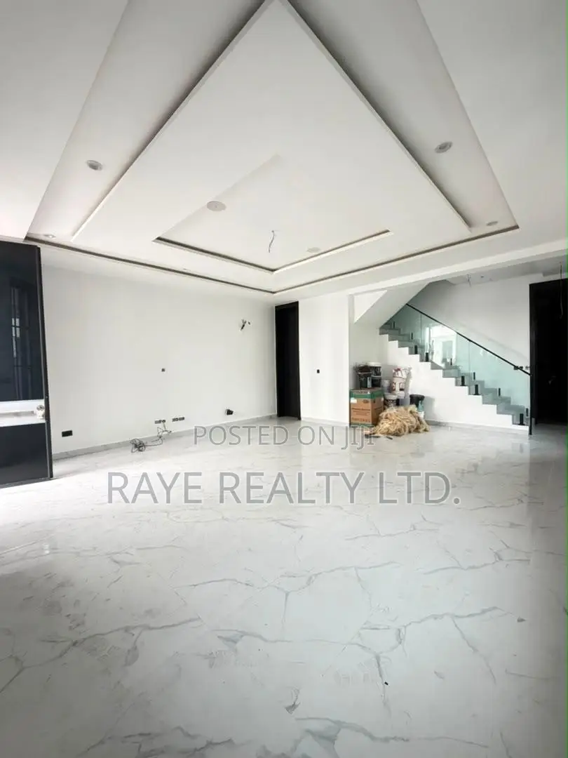 5bdrm Duplex in Lekki for sale in Lekki