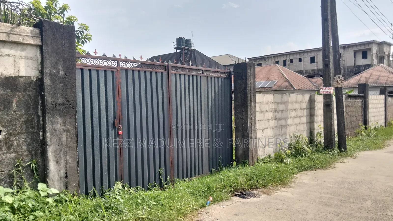 For Sale : Fenced With Gate 1 Plot Inside, Freedom Estate Sars Rd Ph in New Layout
