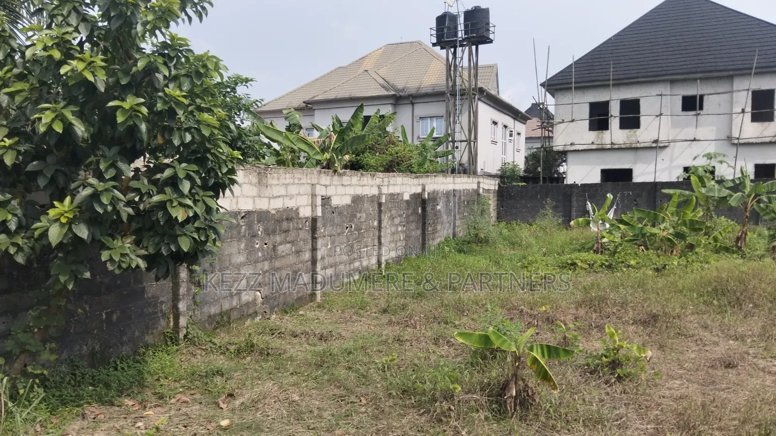 For Sale : Fenced With Gate 1 Plot Inside, Freedom Estate Sars Rd Ph in New Layout