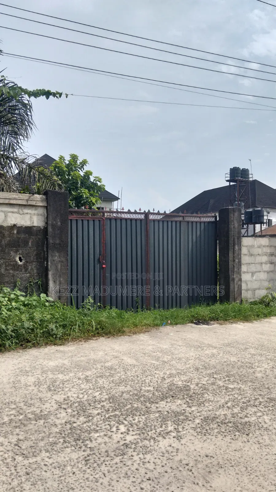 For Sale : Fenced With Gate 1 Plot Inside, Freedom Estate Sars Rd Ph in New Layout