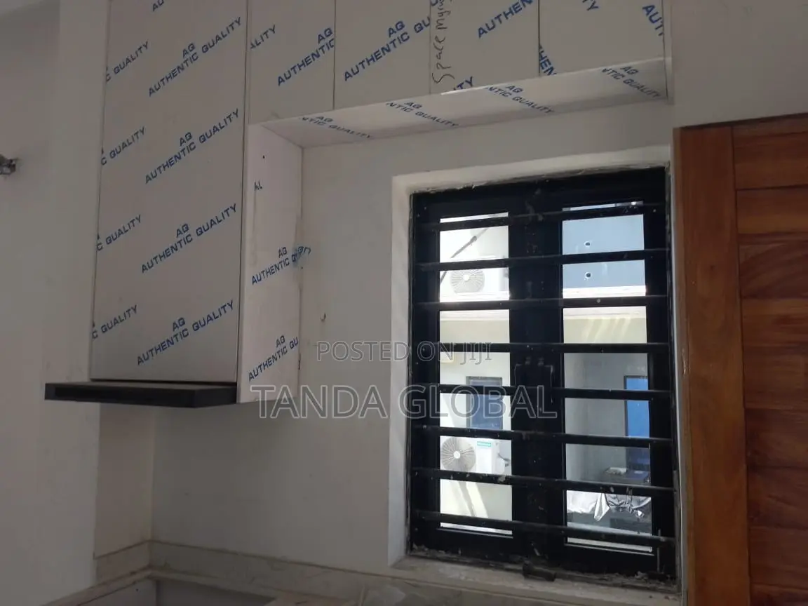 10bdrm Block of Flats in Adeniyi Jones for rent in Adeniyi Jones