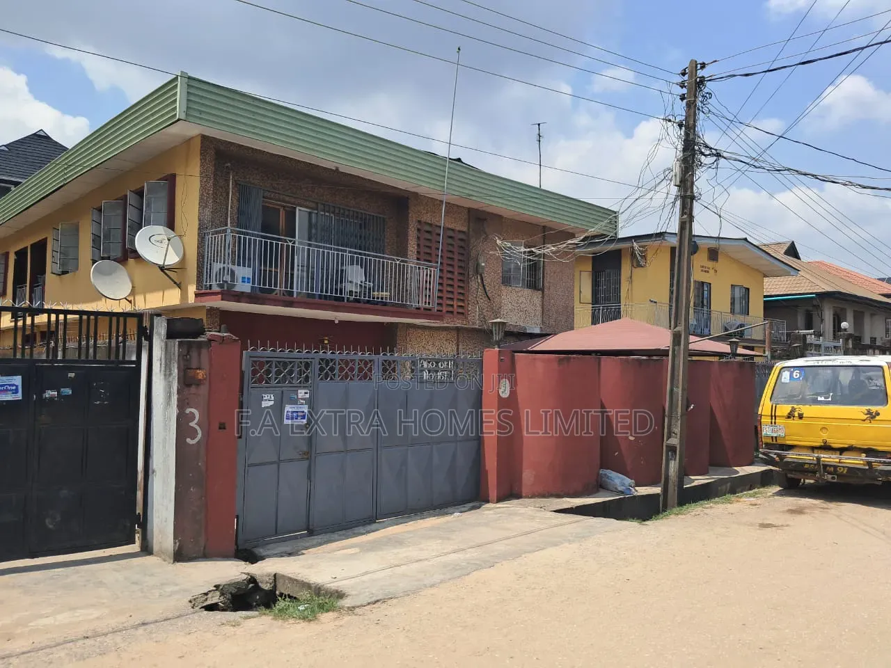 3bdrm Block of Flats in Bariga / Shomolu for sale in Bariga / Shomolu