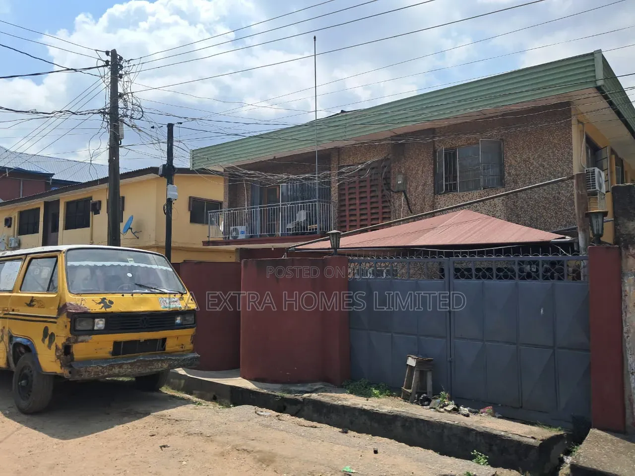 3bdrm Block of Flats in Bariga / Shomolu for sale in Bariga / Shomolu