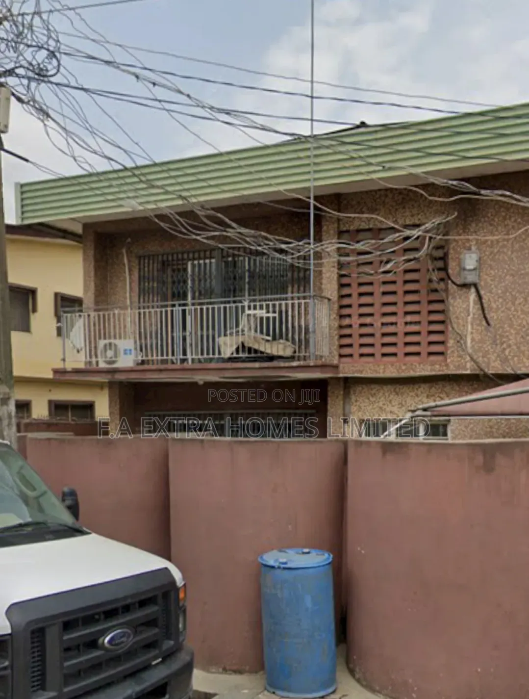 3bdrm Block of Flats in Bariga / Shomolu for sale in Bariga / Shomolu