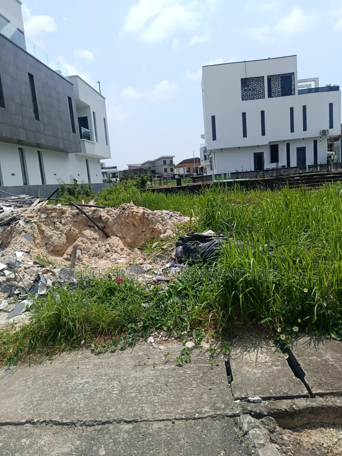 800sqm of Land,fenced Round in a Secured Neighborhood in Ikate