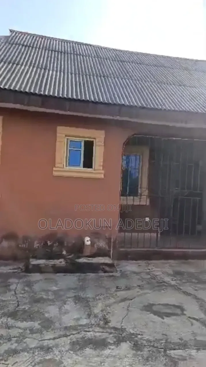 Furnished 6bdrm Block of Flats in Olugbode Command, Ipaja / Ipaja in Ipaja / Ipaja