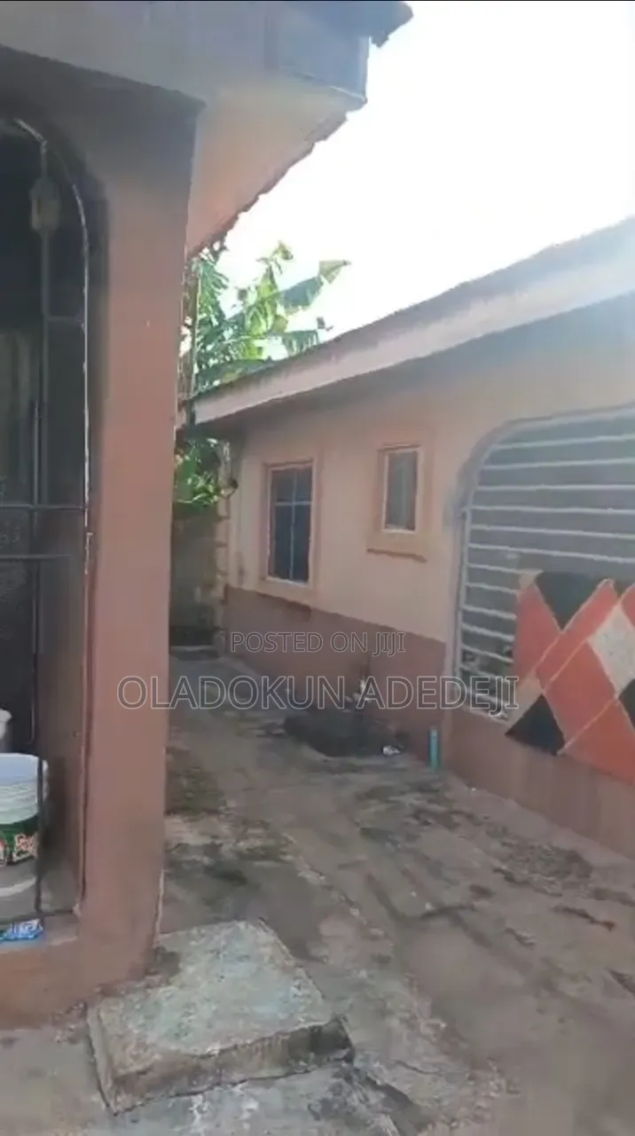 Furnished 6bdrm Block of Flats in Olugbode Command, Ipaja / Ipaja in Ipaja / Ipaja