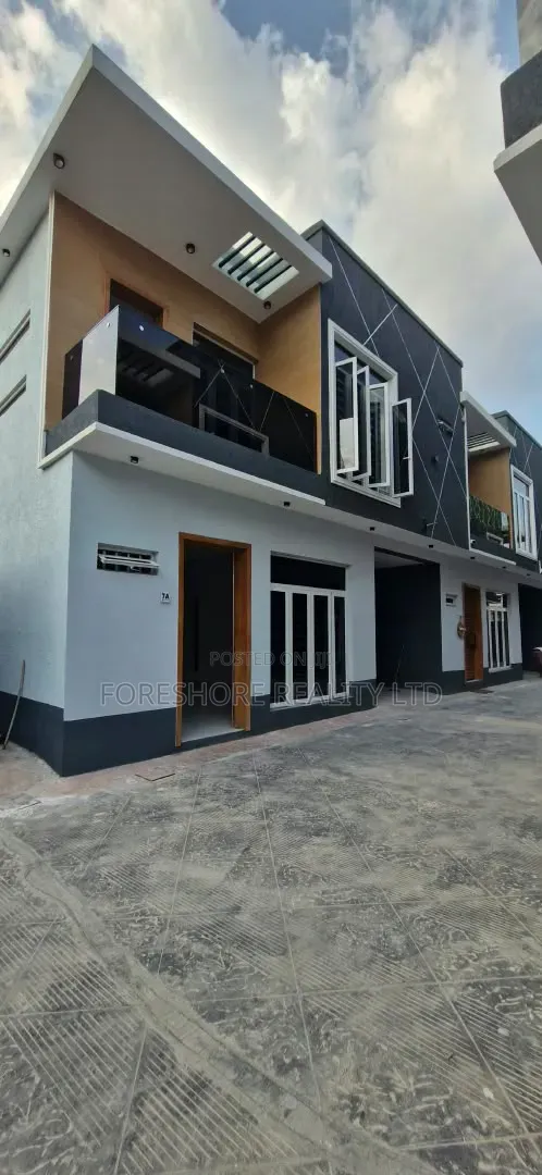 4bdrm Duplex in Victoria Court, Opebi for sale in Opebi