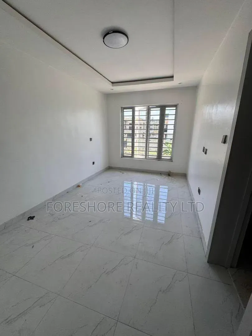 4bdrm Duplex in Victoria Court, Opebi for sale in Opebi