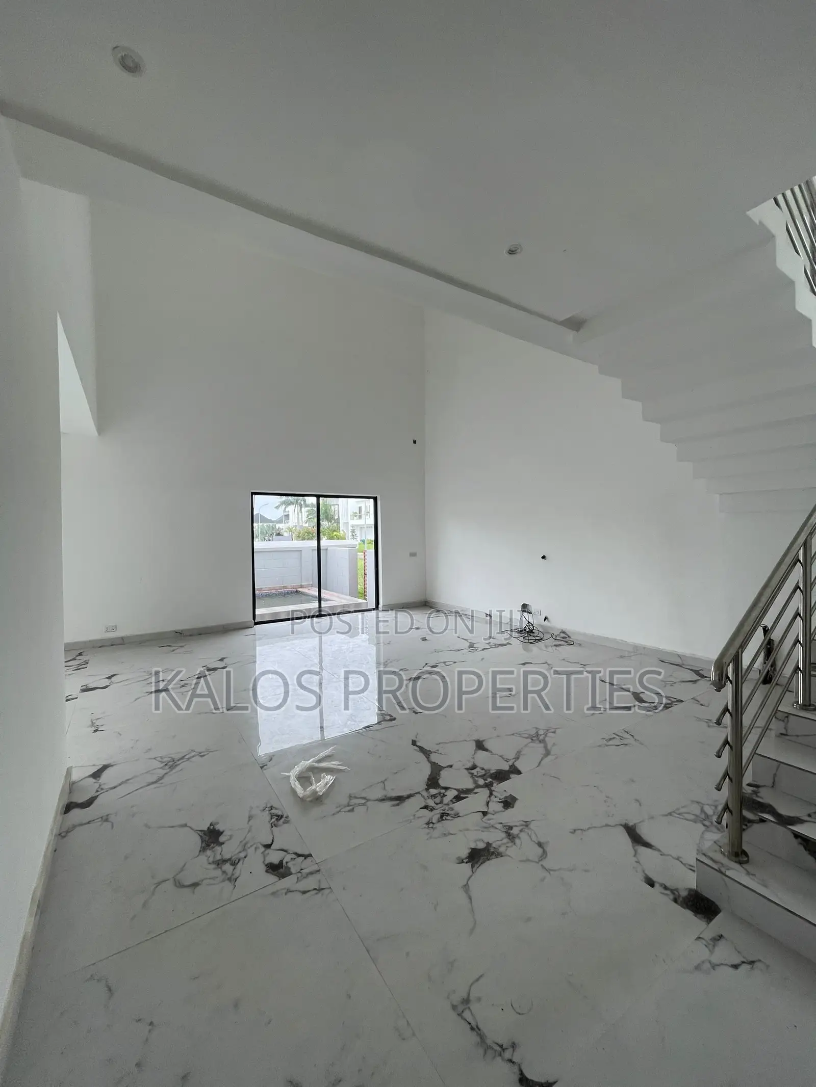 5bdrm Duplex in Vgc for sale in VGC / Ajah