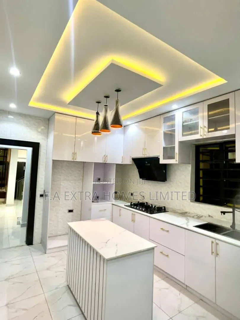 5bdrm Duplex in GRA Phase 1 for sale in GRA Phase 1