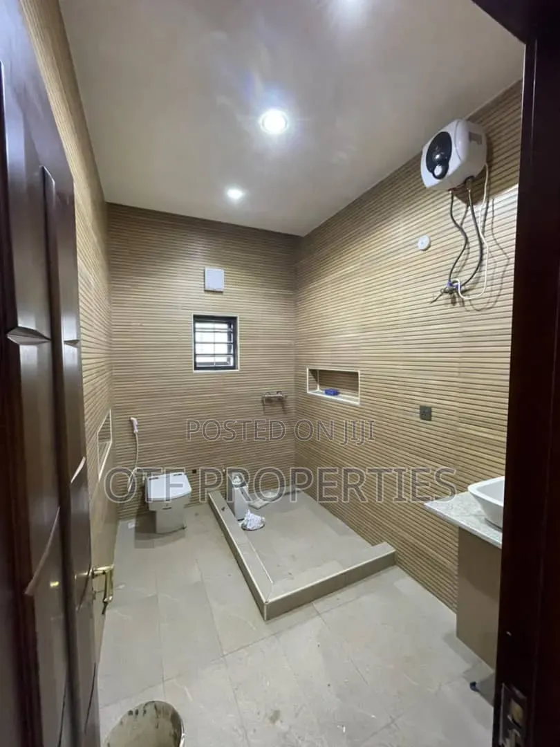 3bdrm Bungalow in Galadimawa Estate for rent in Galadimawa