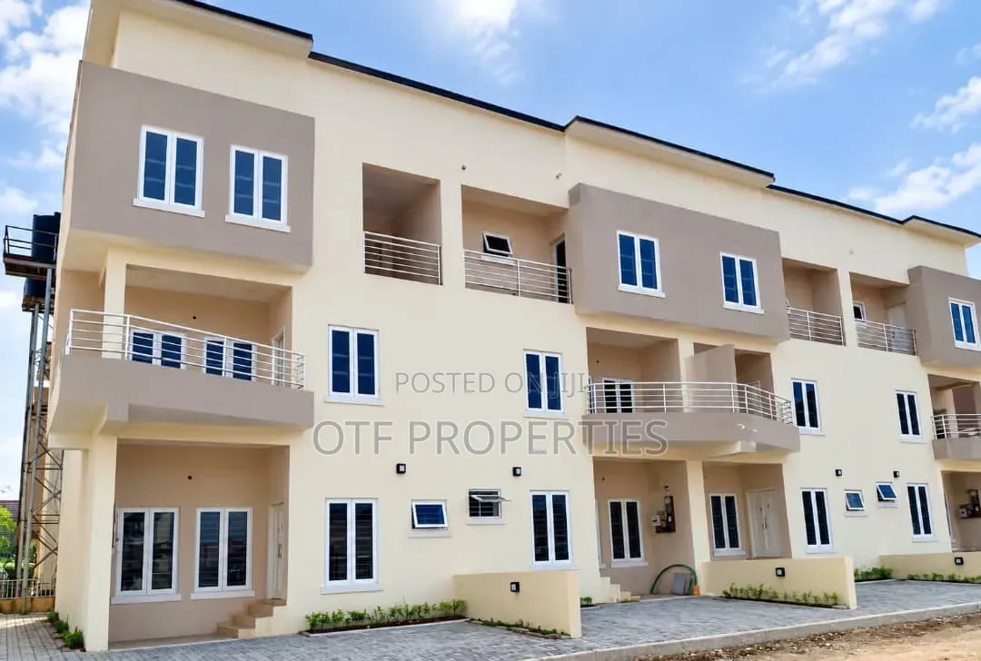 4bdrm Duplex in Von Road Lugbe, FHA for rent in FHA