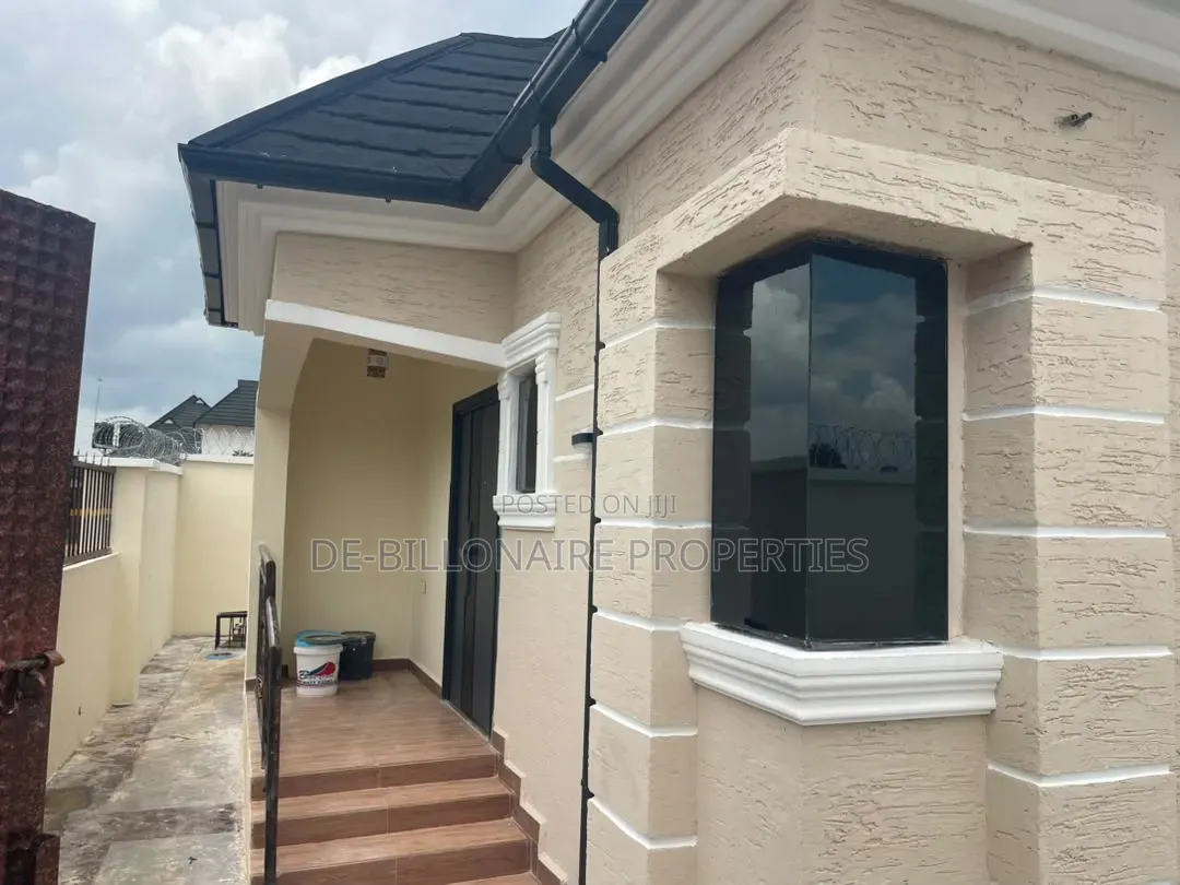 3bdrm Bungalow in Human Race, Owerri for sale in Owerri