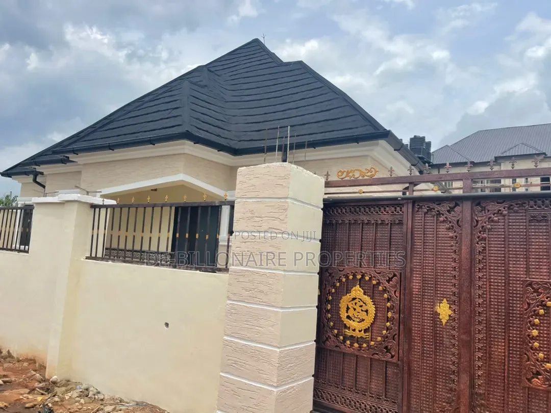 3bdrm Bungalow in Human Race, Owerri for sale in Owerri