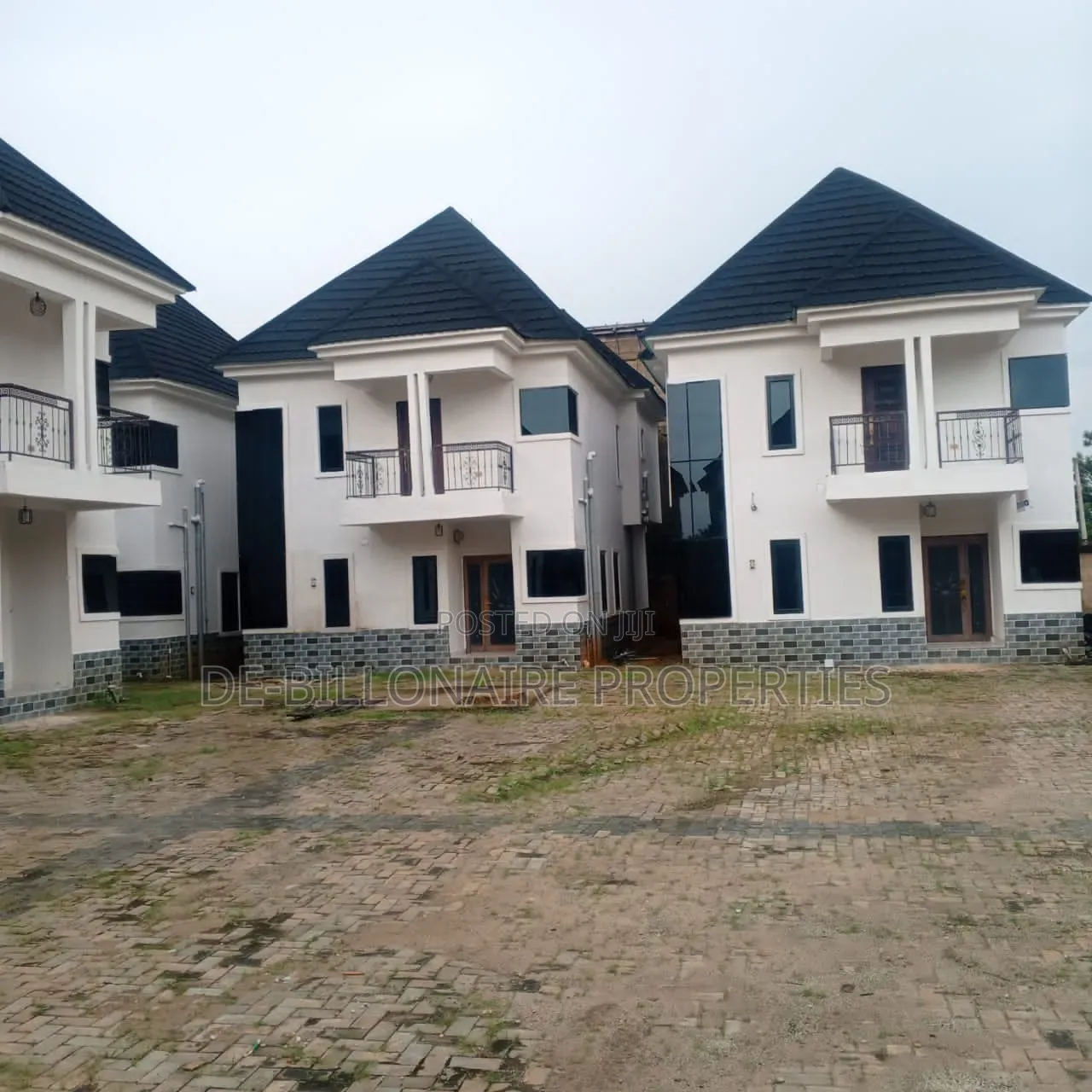 3bdrm Bungalow in Human Race, Owerri for sale in Owerri