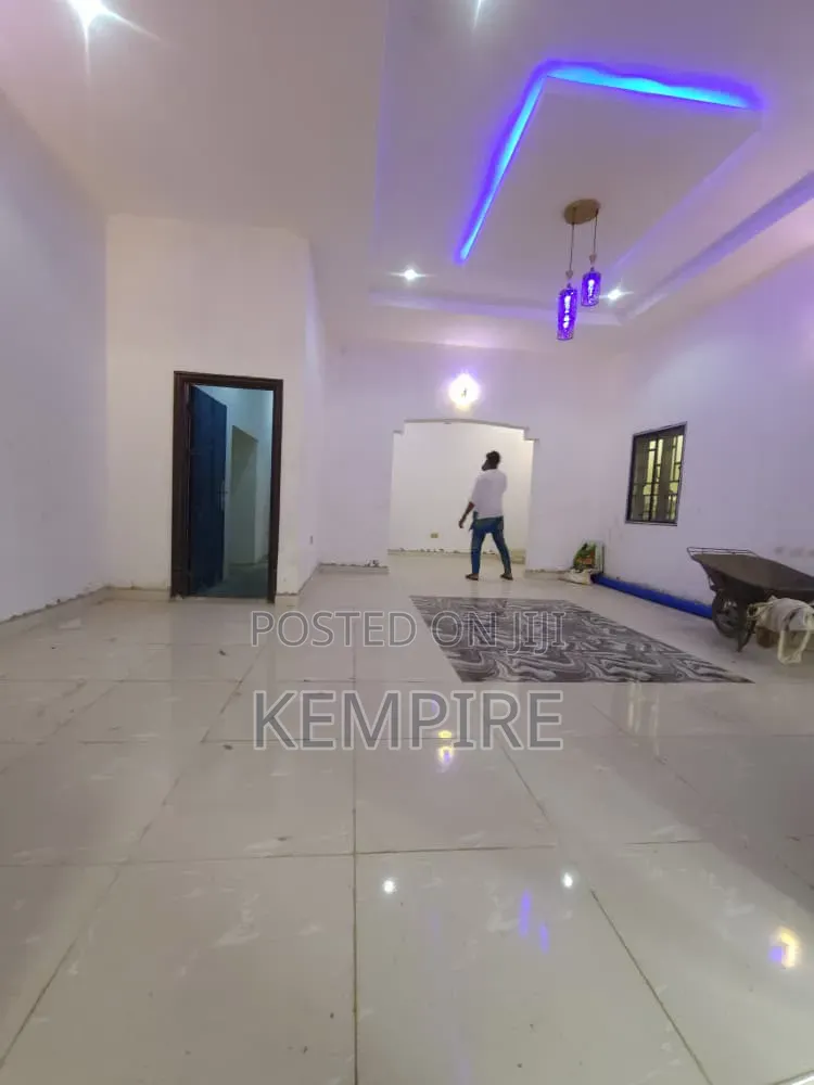 3bdrm Block of Flats in Off Obio Imo, Uyo for rent in Uyo