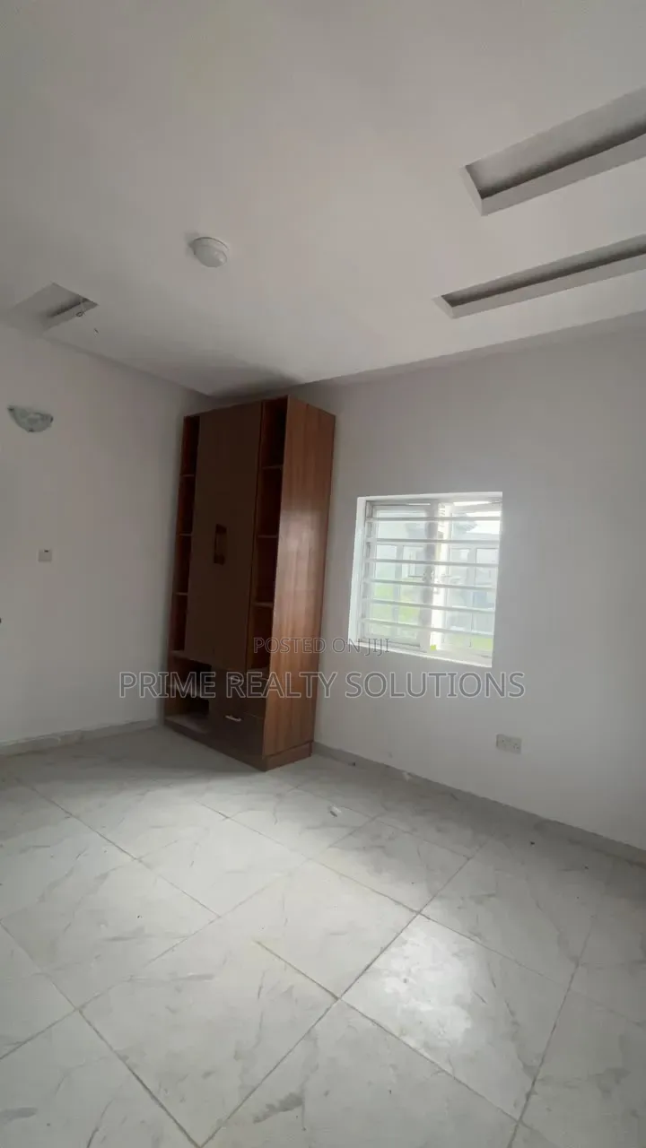 3bdrm Block of Flats in 𝐬𝐞𝐜𝐮𝐫𝐞𝐝 𝐞𝐬𝐭𝐚𝐭𝐞, Sangotedo for rent in Sangotedo