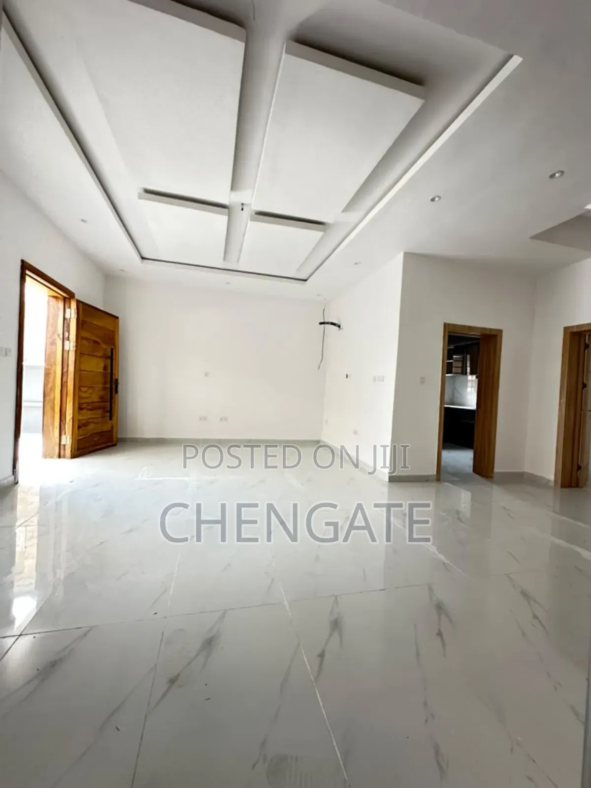 4bdrm Duplex in Chevron for sale in Chevron