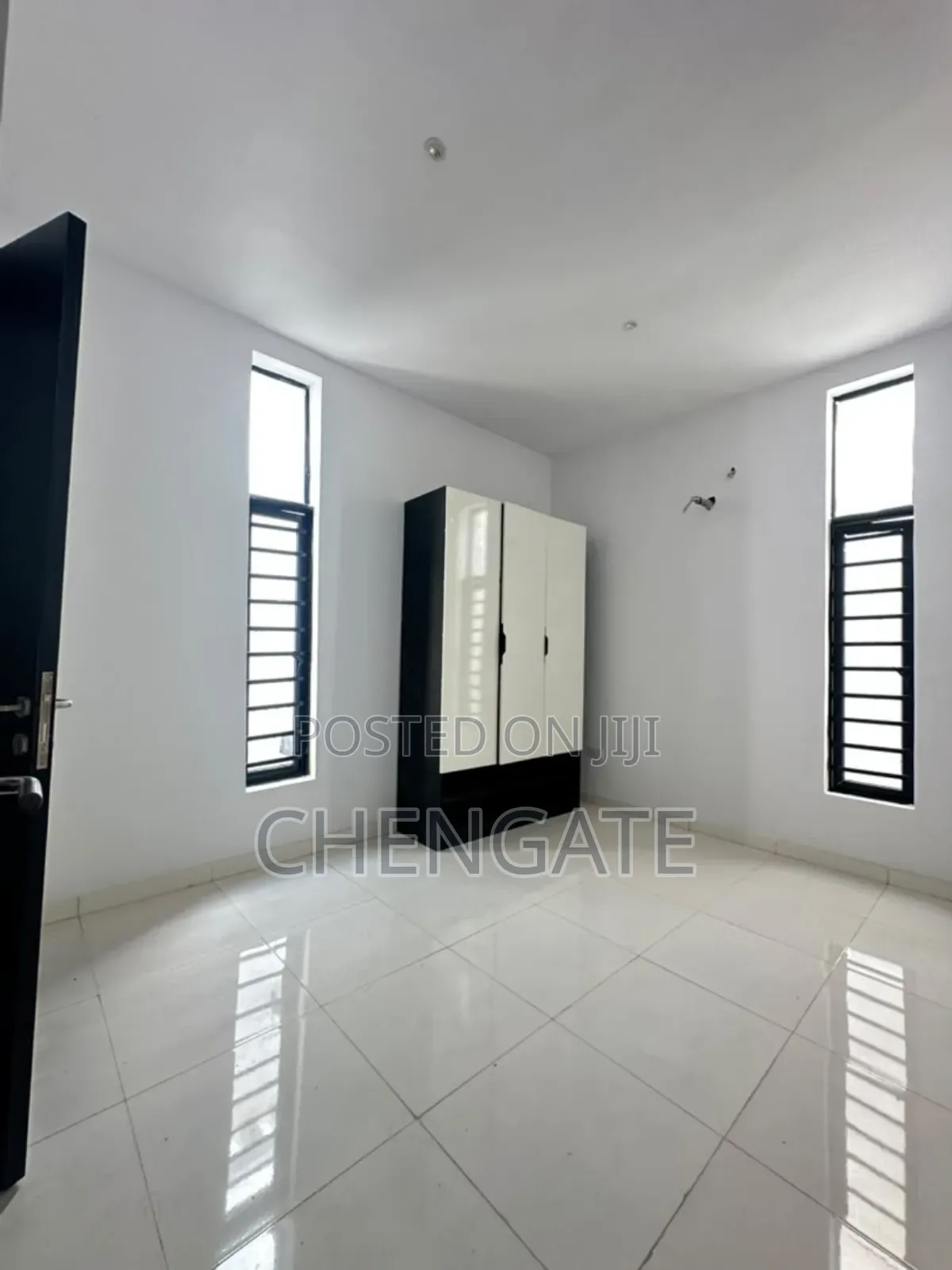 4bdrm Duplex in Ikota for sale in Ikota