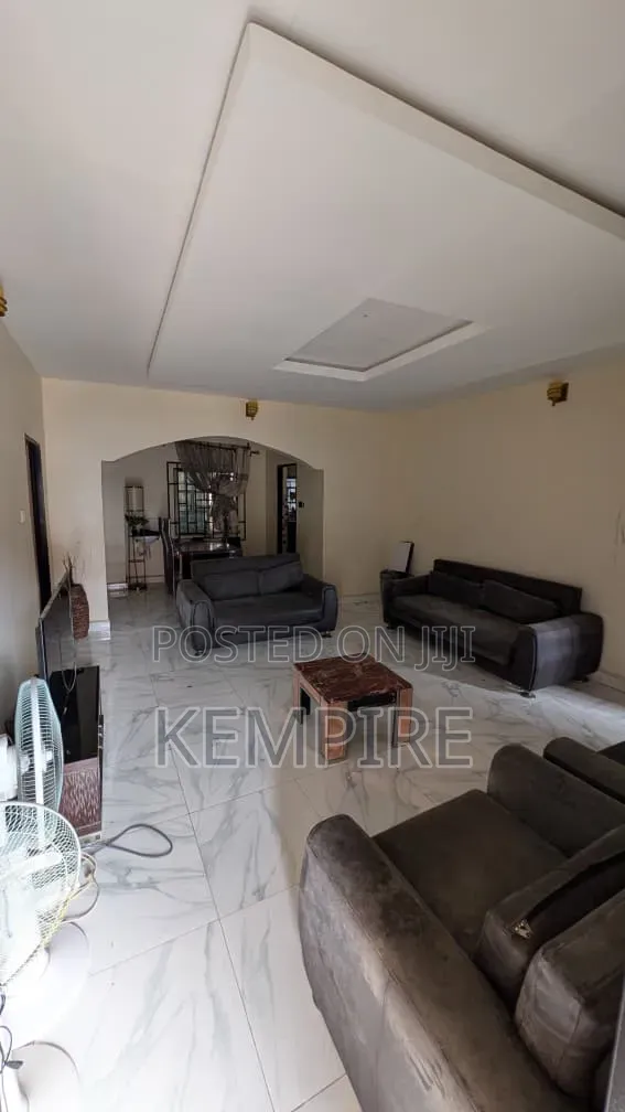 3bdrm Block of Flats in Osongama Estate, Uyo for rent in Uyo