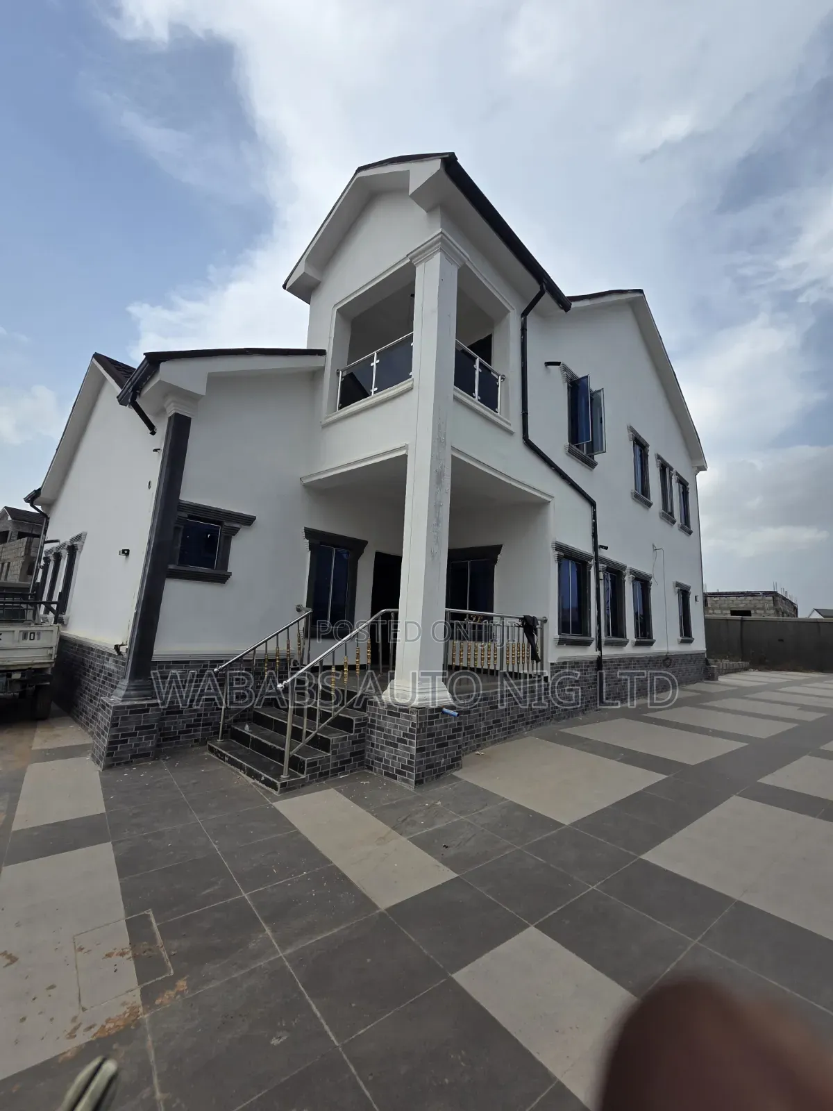 5bdrm Bungalow in Sabon Lugbe for sale in Sabon Lugbe