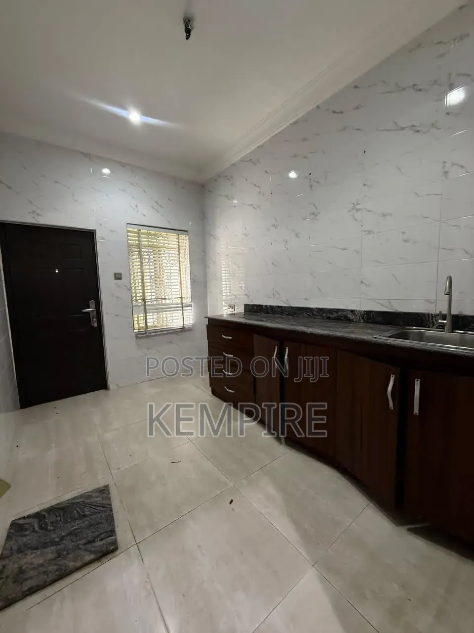 1bdrm Block of Flats in Mbiabong, Uyo for rent in Uyo