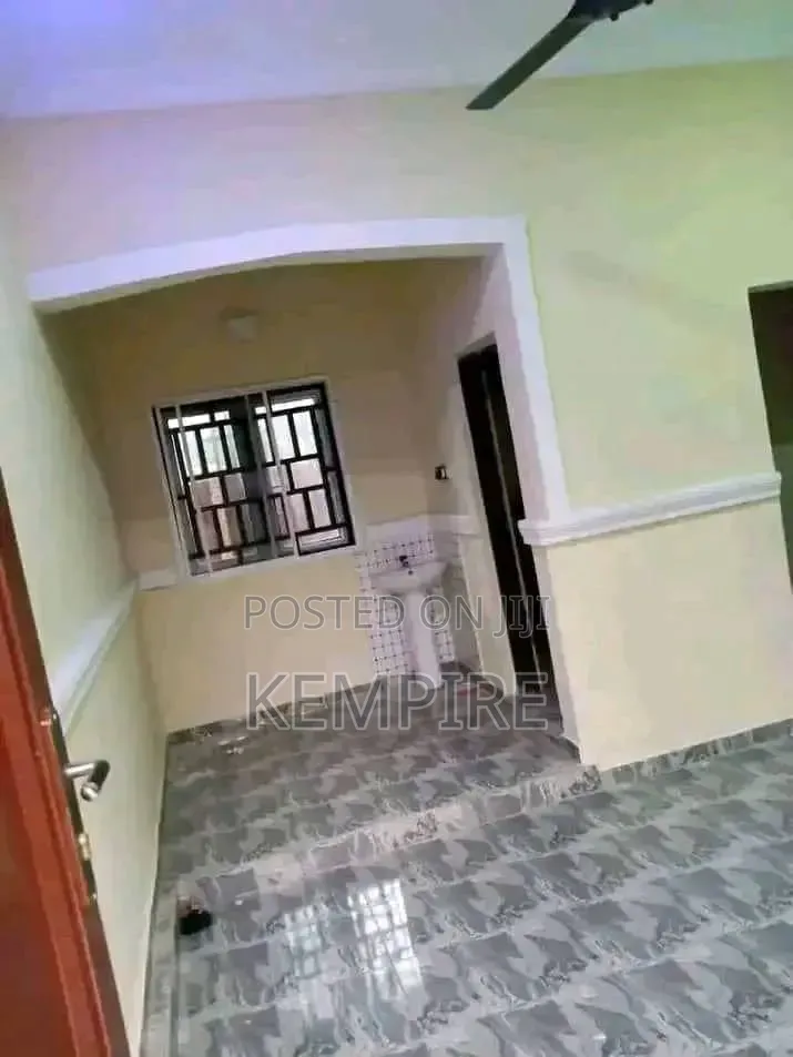 2bdrm Block of Flats in Ikot-Ekpene Road, for rent in Uyo