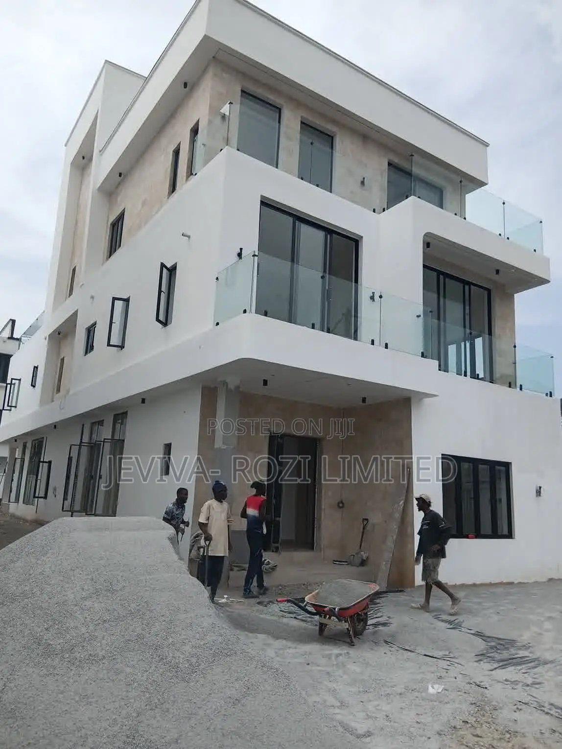 5bdrm Duplex in Jahi for sale in Jahi