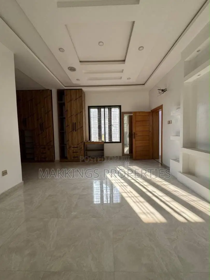 5bdrm Duplex in Omole Phase 1 for sale in Omole Phase 1