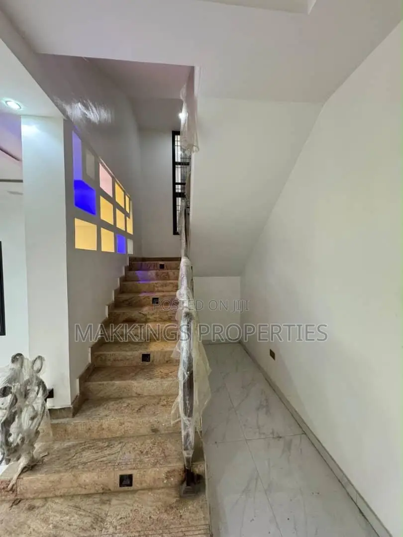 5bdrm Duplex in Omole Phase 1 for sale in Omole Phase 1
