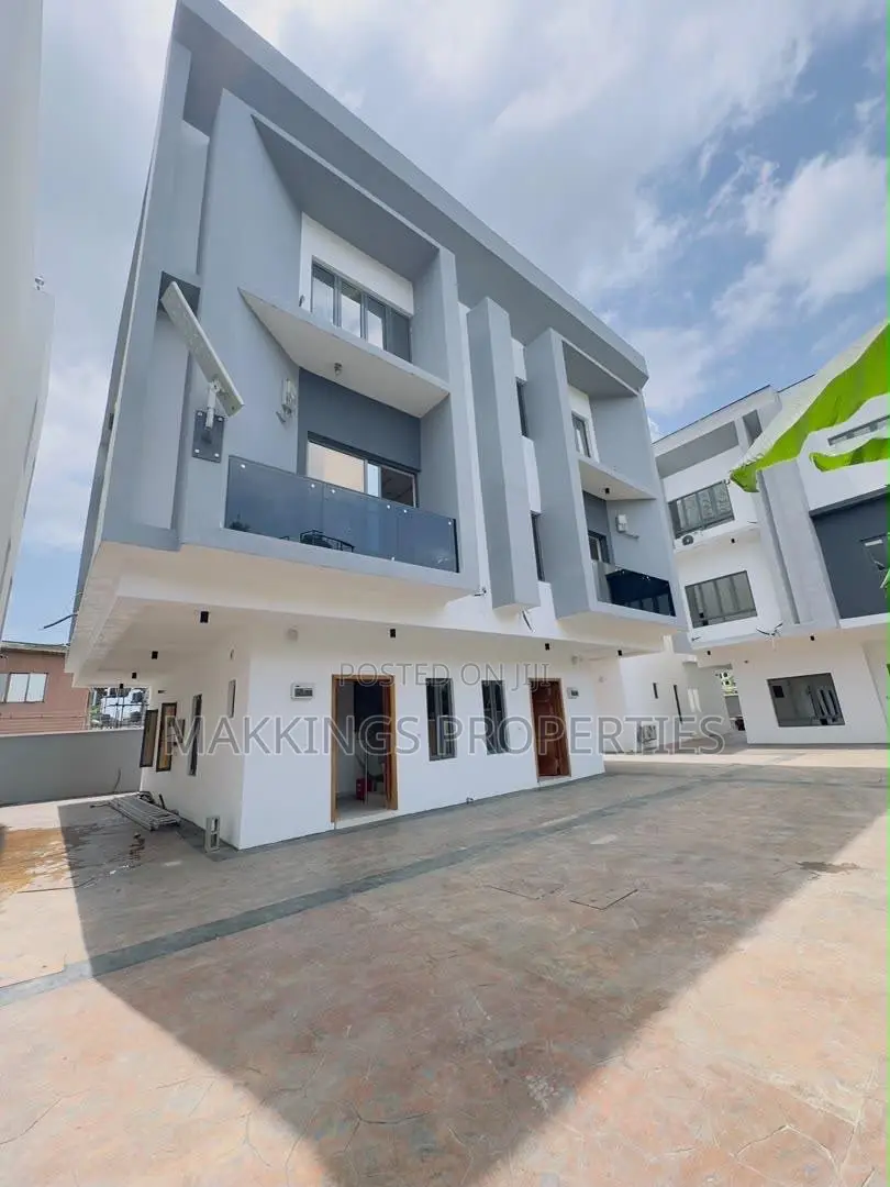 4bdrm Duplex in Aguda / Surulere for sale in Aguda / Surulere