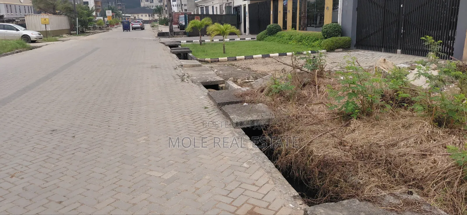 1000sqm Gated Cresent Plot 4 Sale Ikeja GRA Lagos in Ikeja GRA